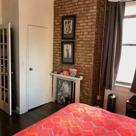 Apartment 3 Bed + 2 Bath Trendy Upper Eastside *