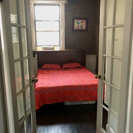 Apartment 3 Bed + 2 Bath Trendy Upper Eastside