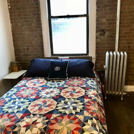 3 Bed + 2 Bath Trendy Upper Eastside *