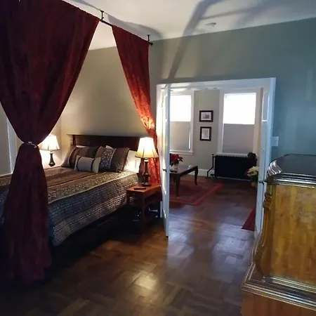 Nyc Hideaway Apartment