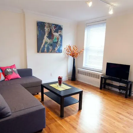 Beautiful Neat Central Park Apartment