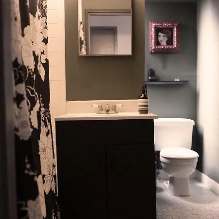 Apartment Cozy! Prime Location! Real 2-bedroom! New York