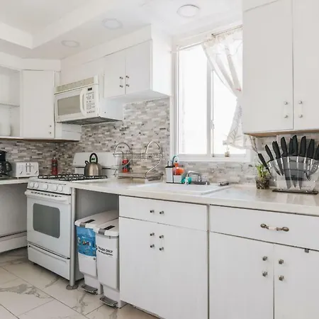 Nyc Hub Xl @ 900ft From Subway; 30 Min To Midtown Holiday home *