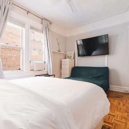 Holiday home Nyc Hub Xl @ 900ft From Subway; 30 Min To Midtown *