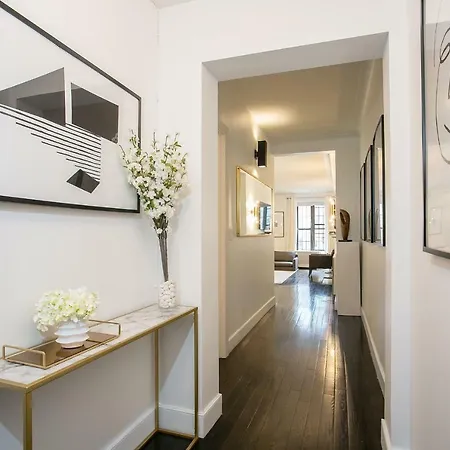 Fifth Avenue Ultra Luxurious Large 3 Bedroom - Domenico Vacca Building - Gym /doorman/elevator Apartment