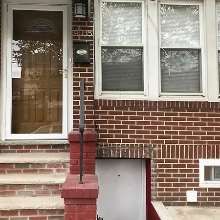 Comfy With Free Wifi & Laundry Near Jfk Airport J, E, Airport Train New York
