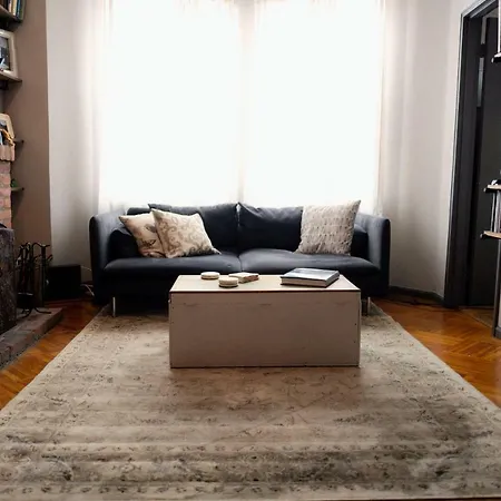 Cozy! Prime Location! Real 2-bedroom! * New York