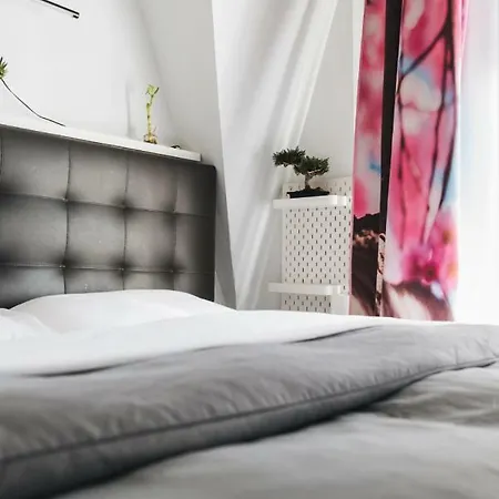 Holiday home Nyc Hub Xl @ 900ft From Subway; 30 Min To Midtown