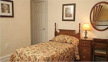 Hotel Imperial Court 2*