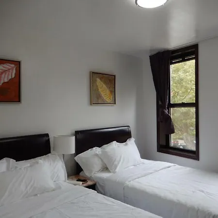 Apartment Annie's Modern *