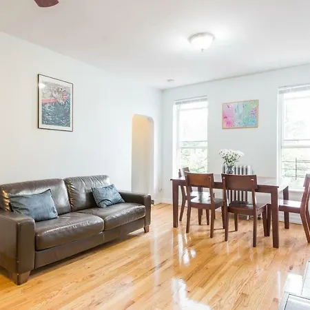 Spacious Brooklyn Flat *