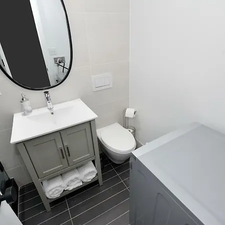 Apartment Chic And Elegant Times Square Gem *