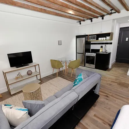 Chic And Elegant Times Square Gem Apartment