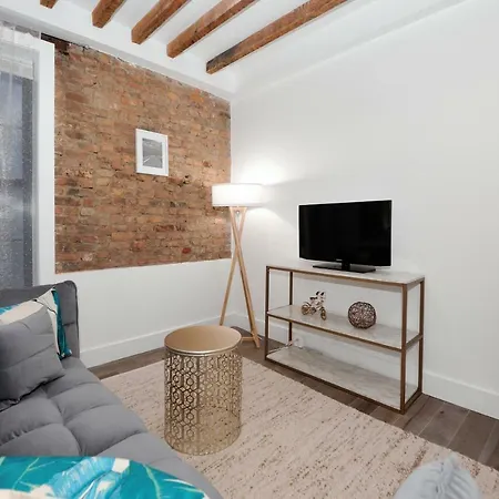 Apartment Chic And Elegant Times Square Gem