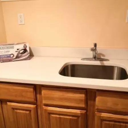 Homestay Comfy With Free Wifi & Laundry Near Jfk Airport J, E, Airport Train New York