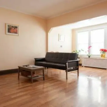 Homestay Comfy With Free Wifi & Laundry Near Jfk Airport J, E, Airport Train New York