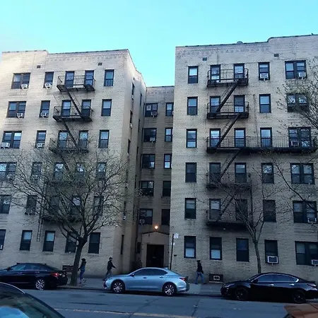 Homestay Best Bedroom In Uptown Manhattan, Inwood, New York. *
