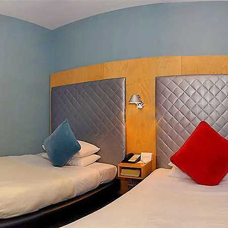 Hotel Moderne 4*