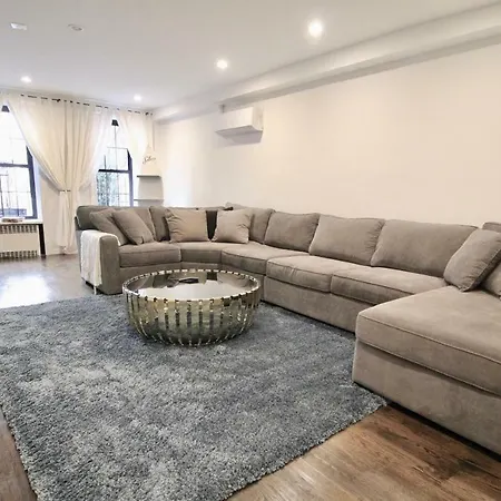 The Yews - Upper East Side Townhome