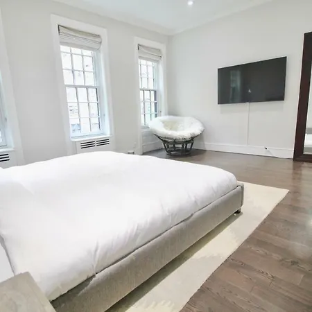 The Yews - Upper East Side Townhome *