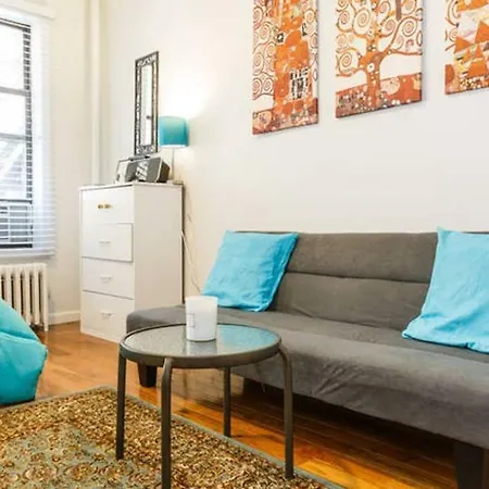 Charming, Fully Renovated Studio In Heart Of Manhattan * New York