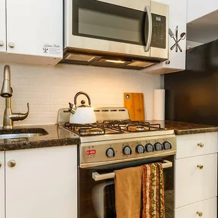Charming, Fully Renovated Studio In Heart Of Manhattan * New York