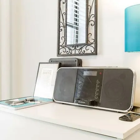 Charming, Fully Renovated Studio In Heart Of Manhattan * New York