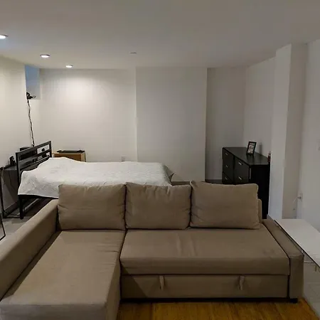 Apartment Big And Nice Basement - 17 Mins From Manhattan New York