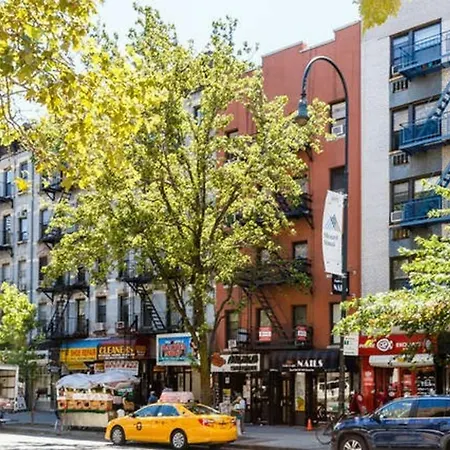Charming, Fully Renovated Studio In Heart Of Manhattan New York