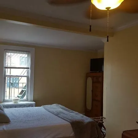 Flushing Meadows-queensboro Hill Gem *