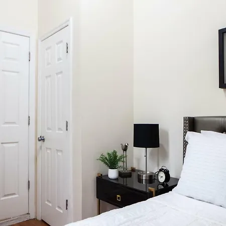 Homestay Sunny Private Bedroom In Uptown Manhattan *