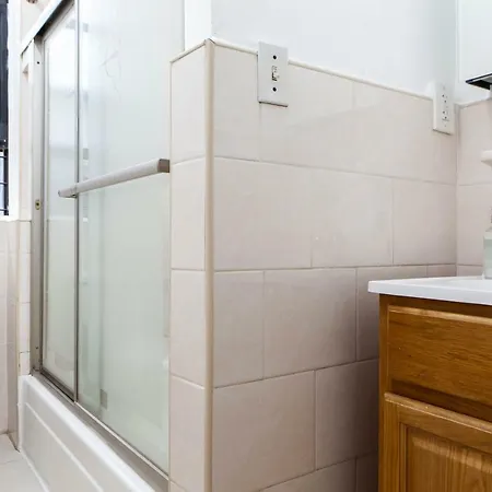 Sunny Private Bedroom In Uptown Manhattan Homestay *