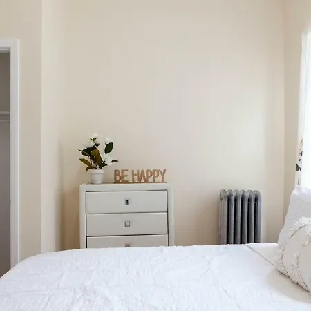 Homestay Sunny Private Bedroom In Uptown Manhattan *