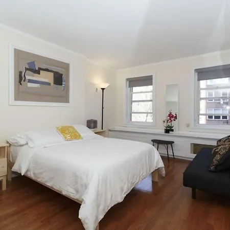 Holiday home Amazing Townhouse Experience With Private Garden *