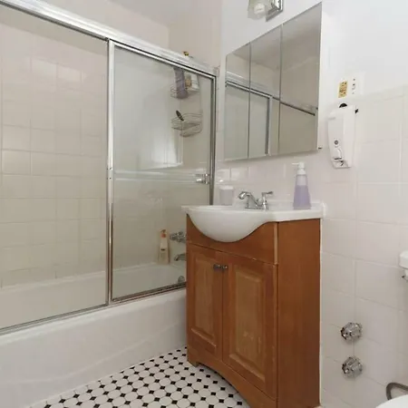 Amazing Townhouse Experience With Private Garden Holiday home New York
