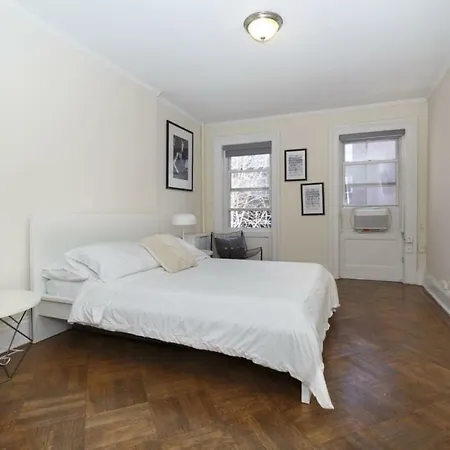 Amazing Townhouse Experience With Private Garden