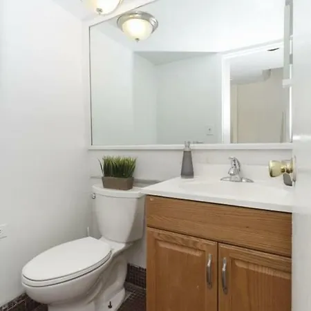 Amazing Townhouse Experience With Private Garden *