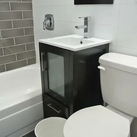 Amazing Location Near Columbia U, Central Park, South Harlem 3 Queen Beds Apartment *