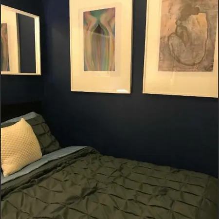 Beautiful 2 Bedroom Apt. Close To Times Square *