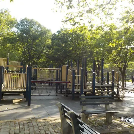 At The Water's Edge In Canarsie! Guest house New York