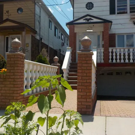 Guest house At The Water's Edge In Canarsie!