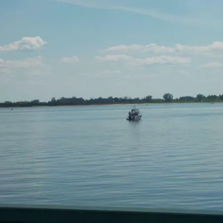 At The Water's Edge In Canarsie! Guest house New York