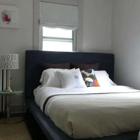 Warm And Cozy With A Modern Flair * New York