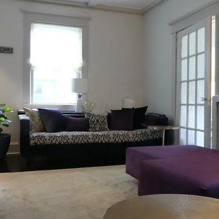 Holiday home Warm And Cozy With A Modern Flair New York