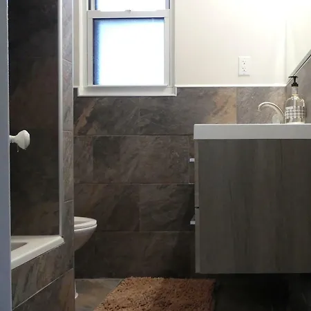 Warm And Cozy With A Modern Flair New York
