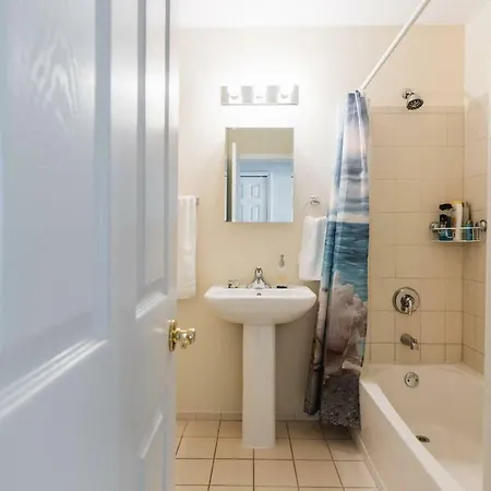 Beautiful Oceanfront 2bd Apartment, Beathtaking Views, Ferry To Nyc *