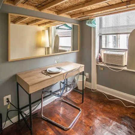 Homestay Private In A Shared 15 Minutes To Times Square!
