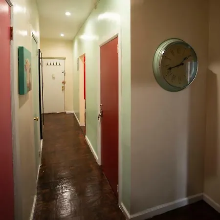 Homestay Private In A Shared 15 Minutes To Times Square!