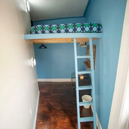 Private In A Shared 15 Minutes To Times Square! Homestay