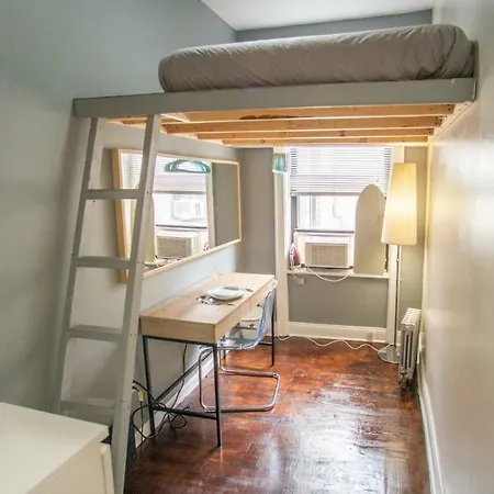 Homestay Private In A Shared 15 Minutes To Times Square!